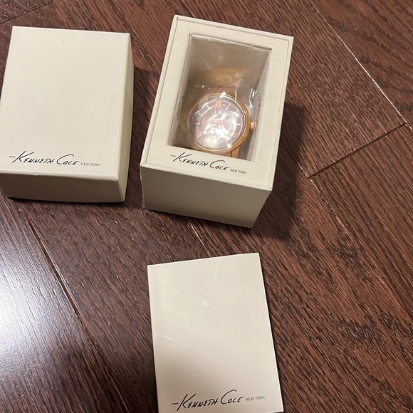 Kenneth Cole watch - Picture 5 of 5